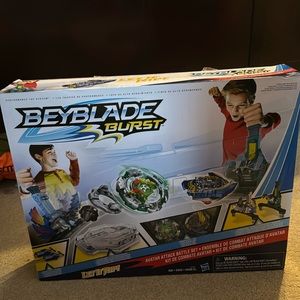 Beyblade Burst Avatar Attack Battle Set